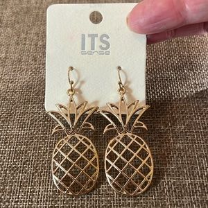Gold-Toned, Open Weave, Dangly 🍍 Pineapple Pierced Earrings, NWT